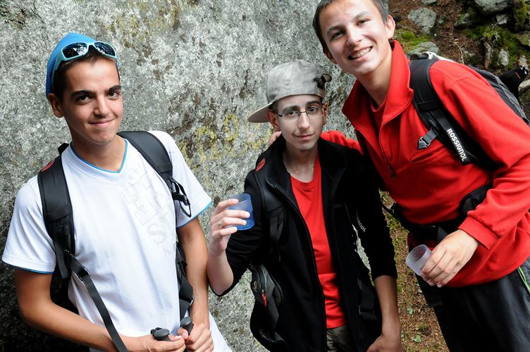 Une belle équipe de facétieux à la distribution de sourires: Joris, Diogo et Etienne !
