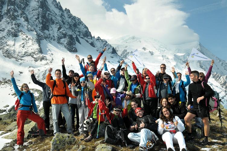 Nous fêtons collectivement nos exploits du jour ! Quel bonheur !