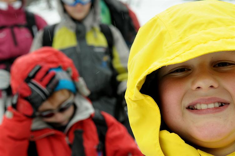 Aux avant-postes, sous la capuche, le truculent Lucas !