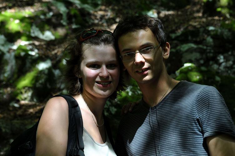 les membres de chaques cordées se réunissent et se congratulent mutuellement ! (Aurélia et Samih)