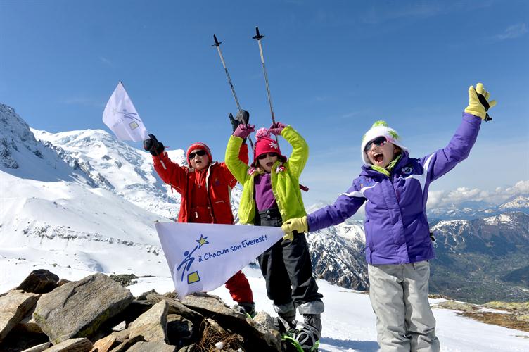 Lou-Anne, Zoé et Maory sont les premiers en haut de leur Everest !