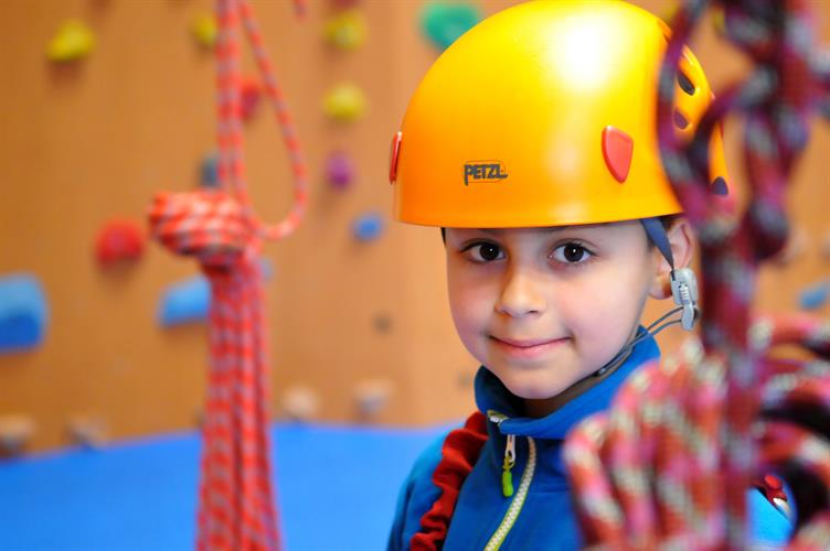 Casques vissés sur la tête cet après-midi: via-ferrata au programme !