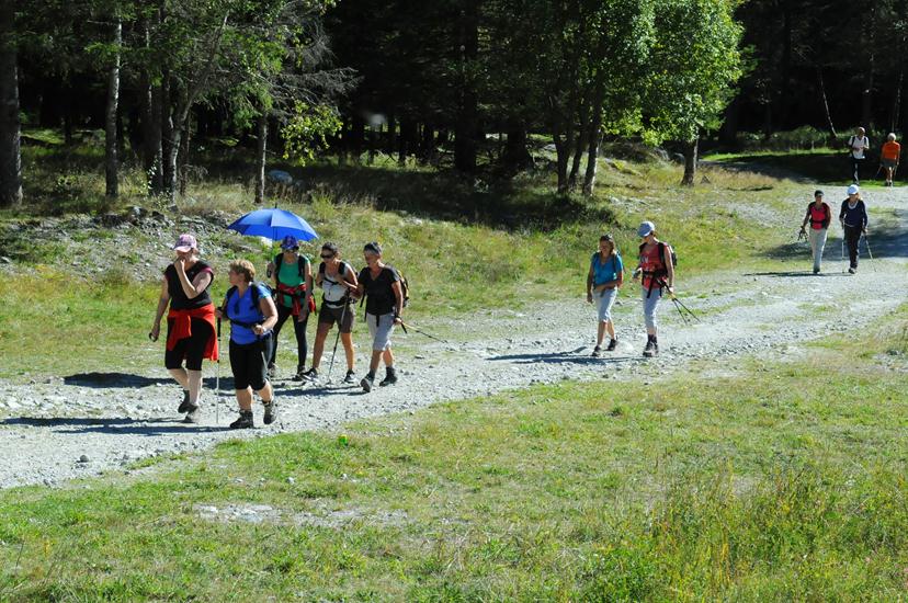 Ombrelles, chapeaux et casquettes sont de sortie !