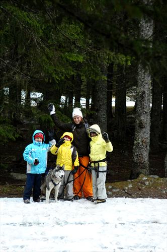 Tout en couleurs, une super équipe de mushers: Pauline, Elodie, Stéphanie et Laura !