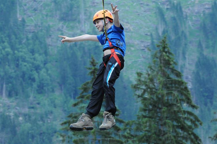 Sur fond de verdure alpine et estivale, Yohan !