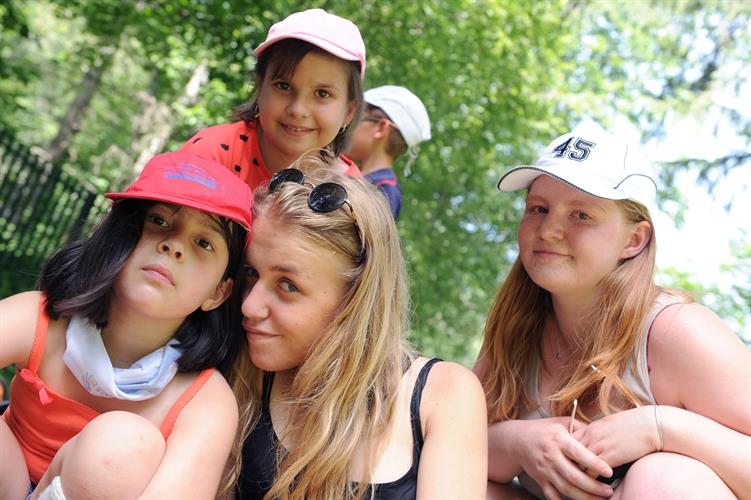Je ne vous dérange pas les filles?