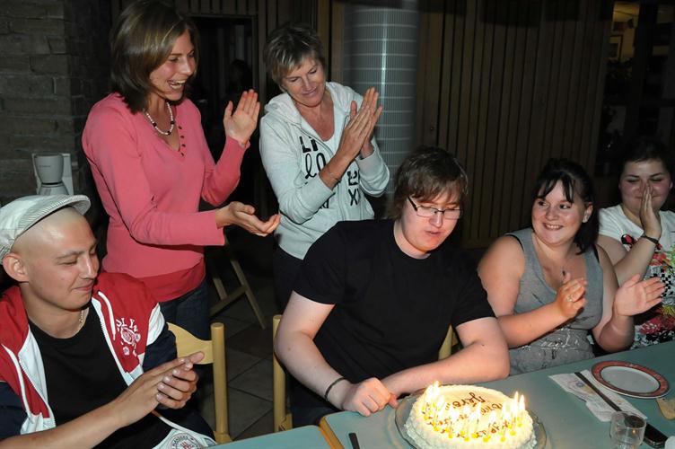 "Happy birthday to you Jérôme !!!". Après les efforts de la journée, une petite fiesta pour ses 20 ans s