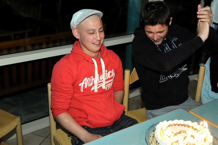 Et cerise sur le gâteau, les 20 ans de Greg, fêter comme il se doit avec toute la joyeuse bande ! Happy birthday l