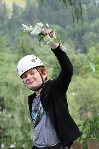 Les lauriers de la gloire !! :) Fier de ses exploits, Charles !
