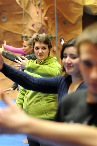 Nolwenn en plein exercice de relaxation !