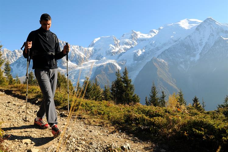 Toujours avec élégance, Yassine continue sa route...