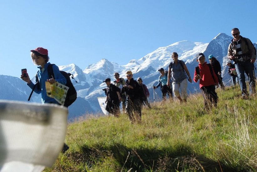 Et c’est parti pour la découverte ! D’un seul élan, avec pour arrière-plan, la chaine du Mt Blanc !