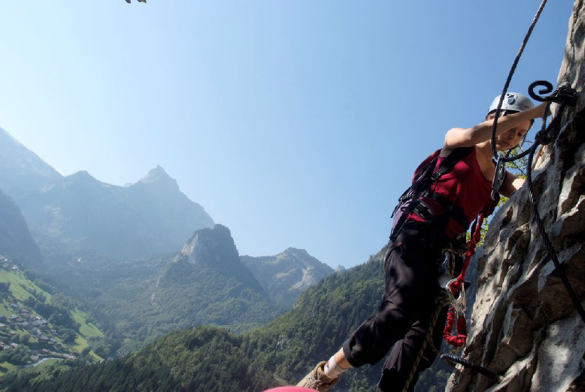La Via Ferrata nous emmène dans les hauteurs de la région, vous en doutiez ?