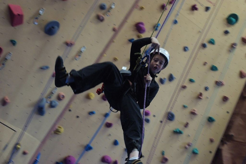 Tel un chimpanzé surexcité, la descente mouvementée de Guillaume !