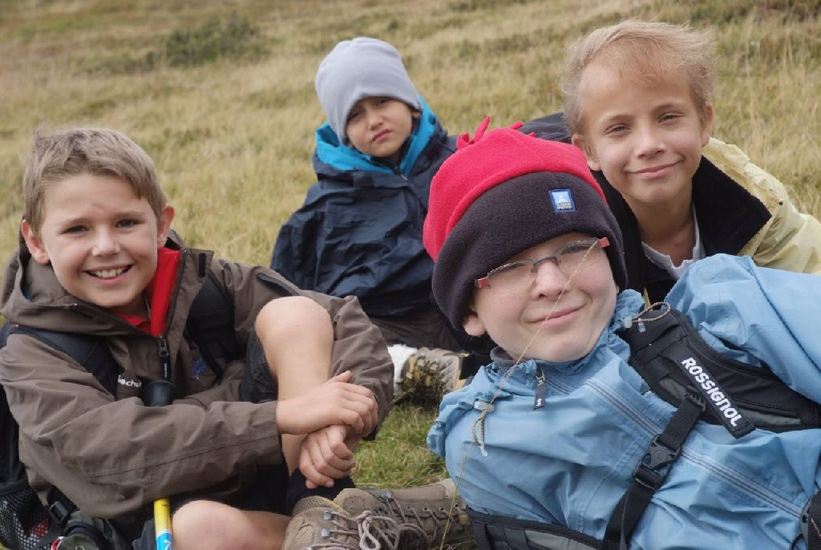 A la pause, les sourires de grimpeurs d’exception : Killian, Juca, Anthony et Zizou !