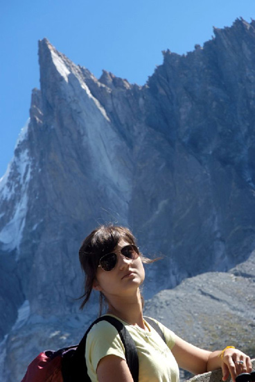 On pourrait croire que Marion porte un chapeau pointu !