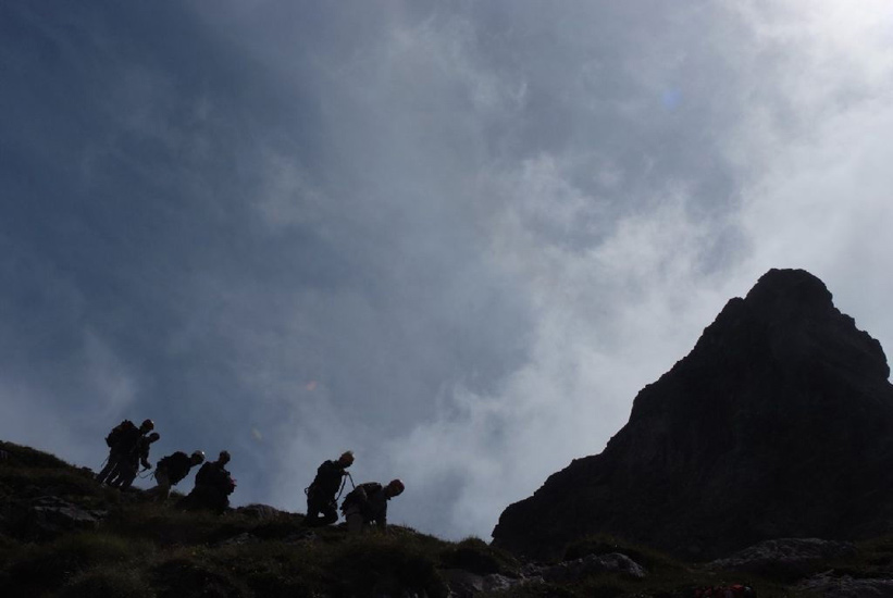 Se découpant sur le ciel, les géants de roche que nous défions aujourd’hui !