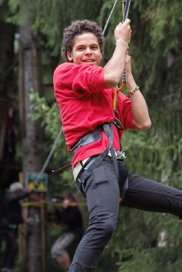 Lesly, passé maître en descente acrobatique, nous fait une nouvelle démonstration !