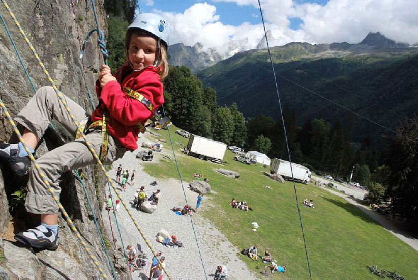 Nina surplombe la vallée et s’offre une belle vue !