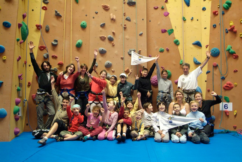 Tous en salle ce matin ! Au programme, initiation à l’escalade !