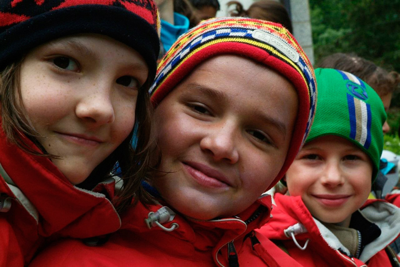 Salut à tous ! C’est notre 1ère vraie sortie aujourd’hui ! Il pleut mais on garde le sourire ! (Nicolas, Anthony et Grégory)