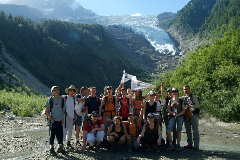 Vous voyez le glacier derrière nous ? Eh bien c’est le glacier des Bossons et c’est le plus long du monde !