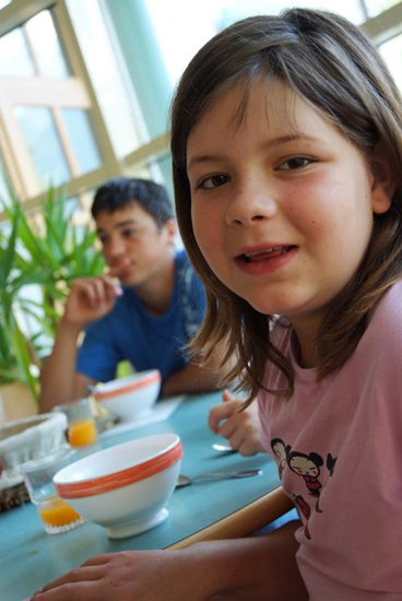 On a plein de choses à faire aujourd’hui, alors pour être en forme, un bon petit-déjeuner pour Sibille !