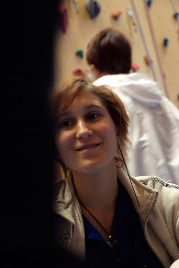 Rendez-vous avec le sourire en salle d’escalade ce matin : direction le plafond ! (Laura)