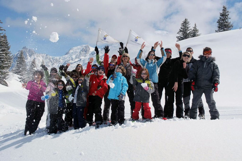 On a chaussé nos raquettes aujourd’hui, le soleil est là, c’est parti pour une super journée dans la neige !