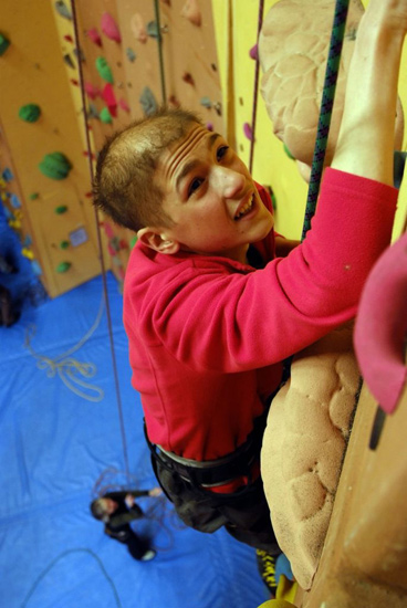 Encore plus haut pour nos costauds ! Escalade au programme ce matin ! (Quentin)