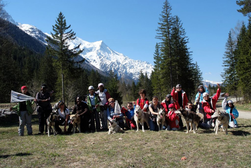 Les huskies s’occupent de nous ce matin, place à la cani-rando !