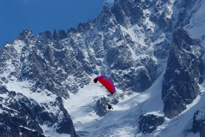 Ca plane pour nous aujourd’hui ! Pour commencer la journée, on part voir les parapentes !