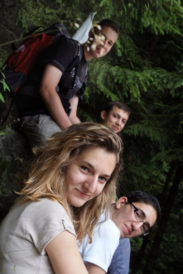 Dernière pause avant le retour ! En grappe : Clémence, Aymane, Lucas et Jérome.