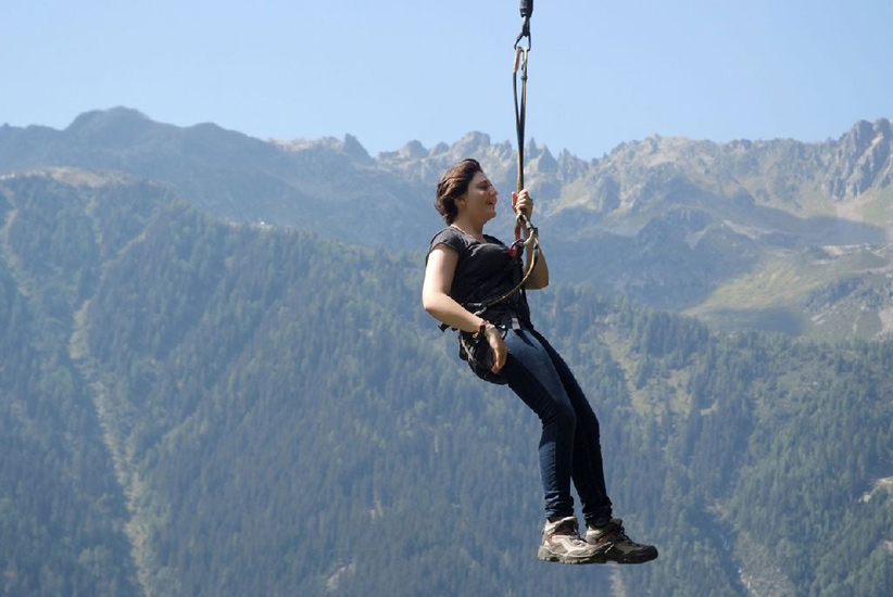 Nicole s’offre un joli panorama là-haut !