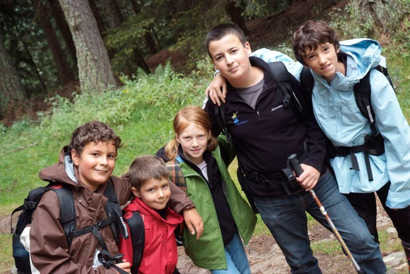 Equipe de champions réunis dans l’effort… et la bonne humeur ! (Benoît, Nils, Automne, Yoann et Alrik)