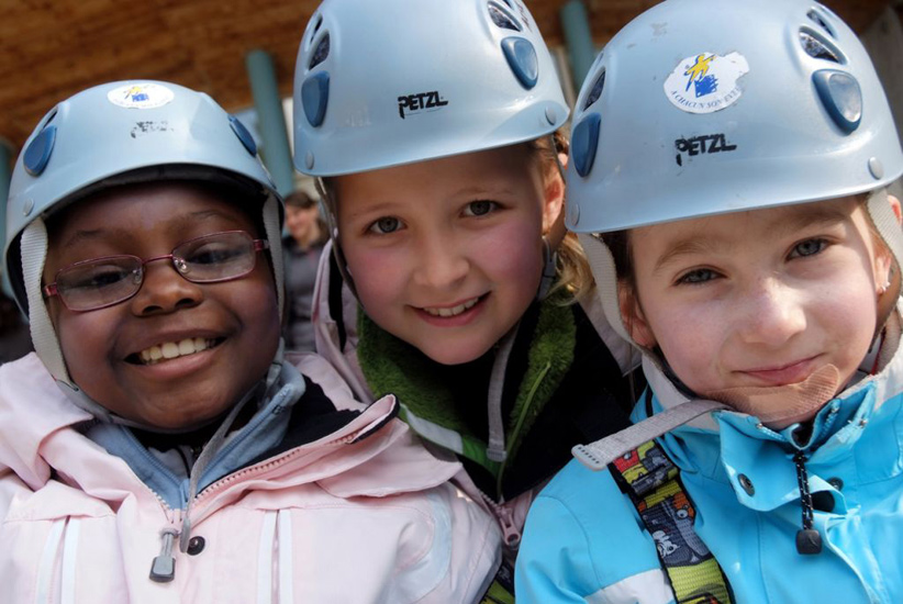 Les filles ont choisi le bleu pour se protéger, et ça leur va bien ! (Bénédicte, Clara et Anna)