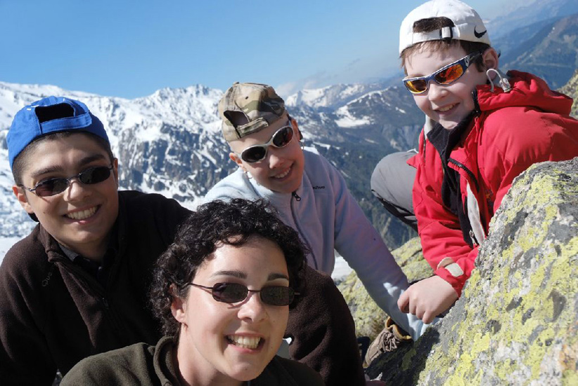 On profite un peu du paysage avant l’effort ! (Cédric, Chloé, Virginie et Antoine)