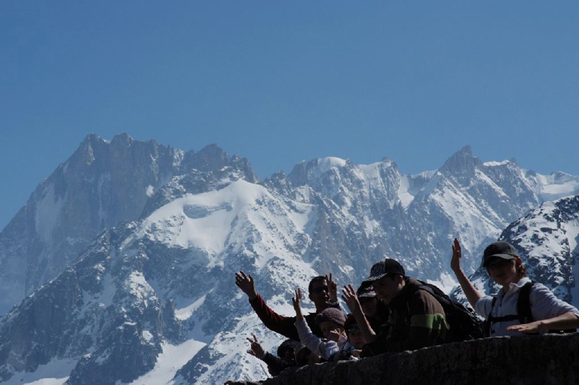 Arrivée en altitude ; immédiatement, tous au point de vue !