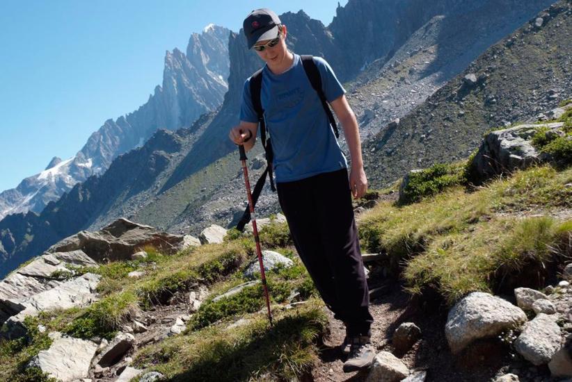 Au milieu des montagnes, Ghislain…