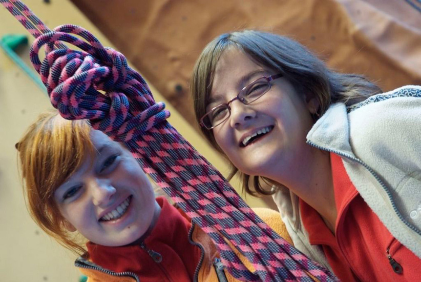 Deux jolies compagnes de cordée hilares ! (Anne-Laure et Camille)