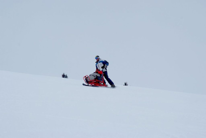 Romain, lui, préfère skier hors saison et hors piste afin de ne croiser personne !