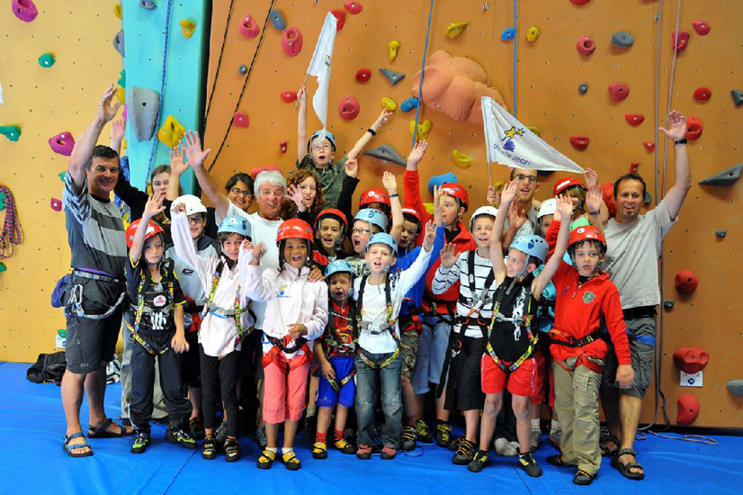 Photo du groupe dans la salle.