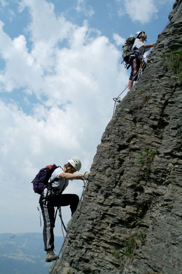 Au tour maintenant de Florine de dompter la montagne et de faire joujou avec elle !