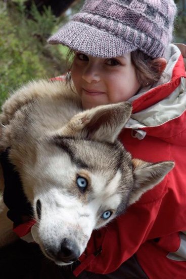 On se pourlécha les babines et s’éprit d’yeux d’un clair indigo… (Kahina)
