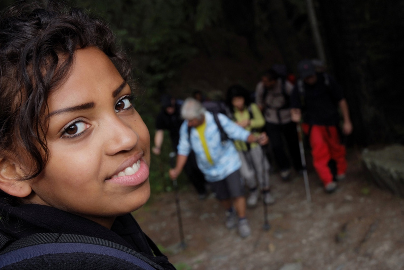 Sourire en attendant les copains…