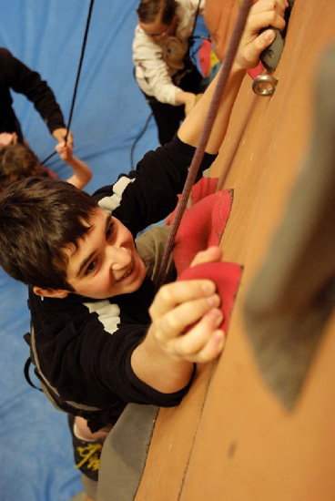 Thibaut cherche la bonne prise.