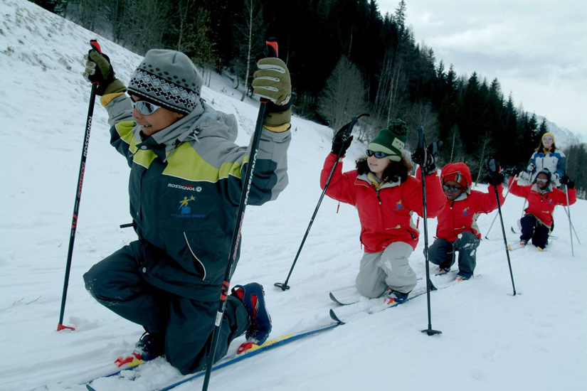 Faite comme mois les filles, mettez-vous à genoux sur vos skis, vous tomberez de moins haut !