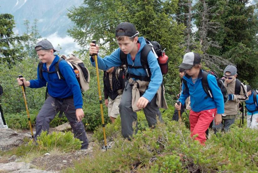 Et voilà le peloton qui se déchaîne pour tenter de rattraper les échappées !