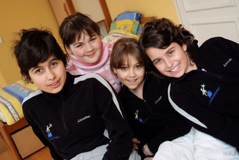C’est le luxe dans la chambre des filles… (Laura, Sarah, Leslie et Cassie Mary)