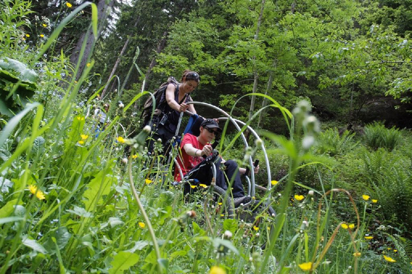 Le bonheur est dans le pré ! Equipiers bucoliques : Marielle et Théo.